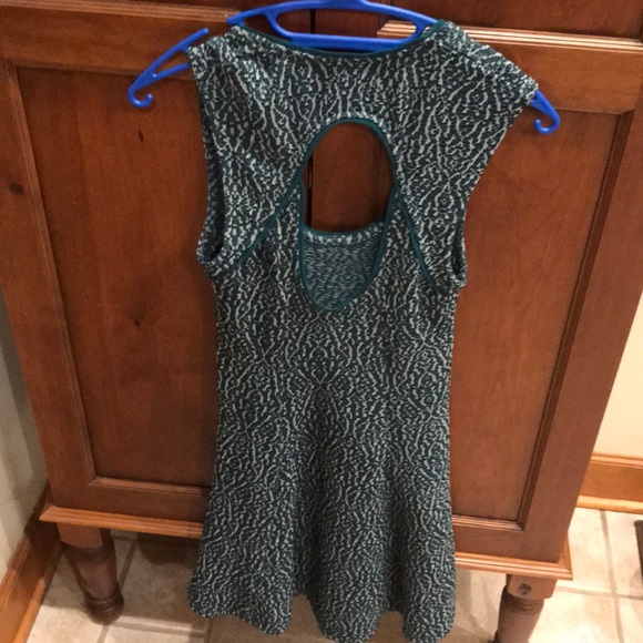 Francesca’s green and ivory textured dress - Picture 3 of 4